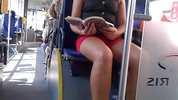 O mulțime de spermă s-au terminat pe fața blondei când bărbatul a făcut-o pe față